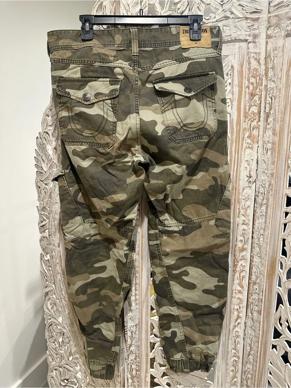 True Religion Men's jogger Camo Cargo Pants in Olive and Khaki